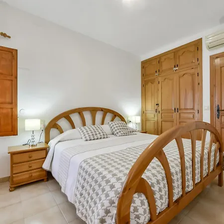 Holiday home Rafol - Con Piscina Comunitaria Y Tenis Comunitario
